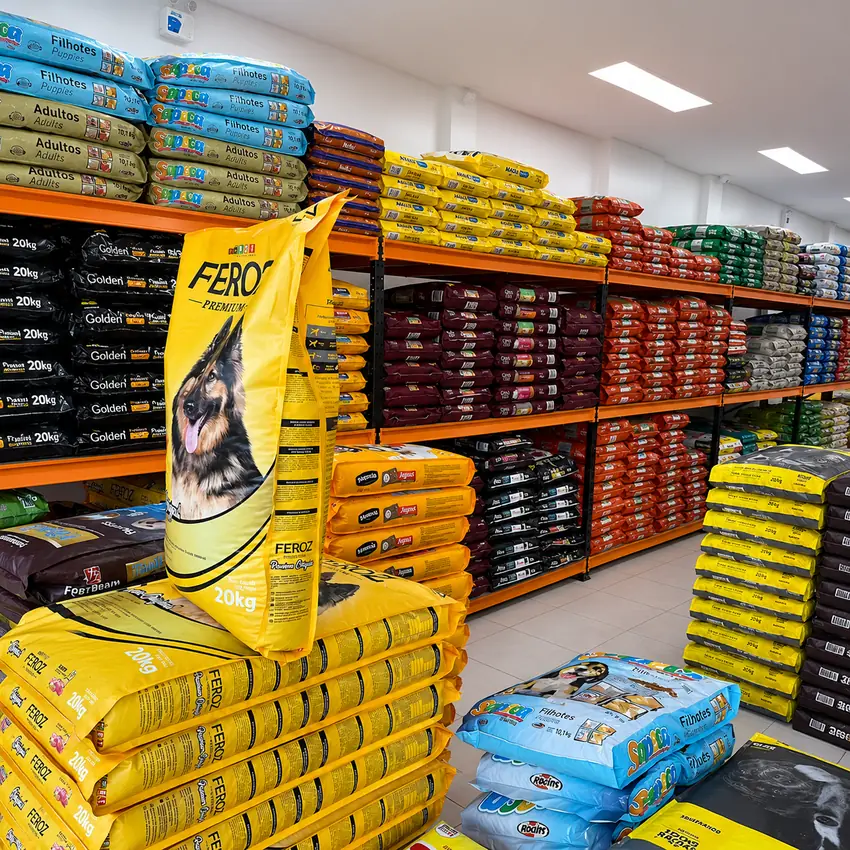 Corredor de rações premium na Pet Fort
